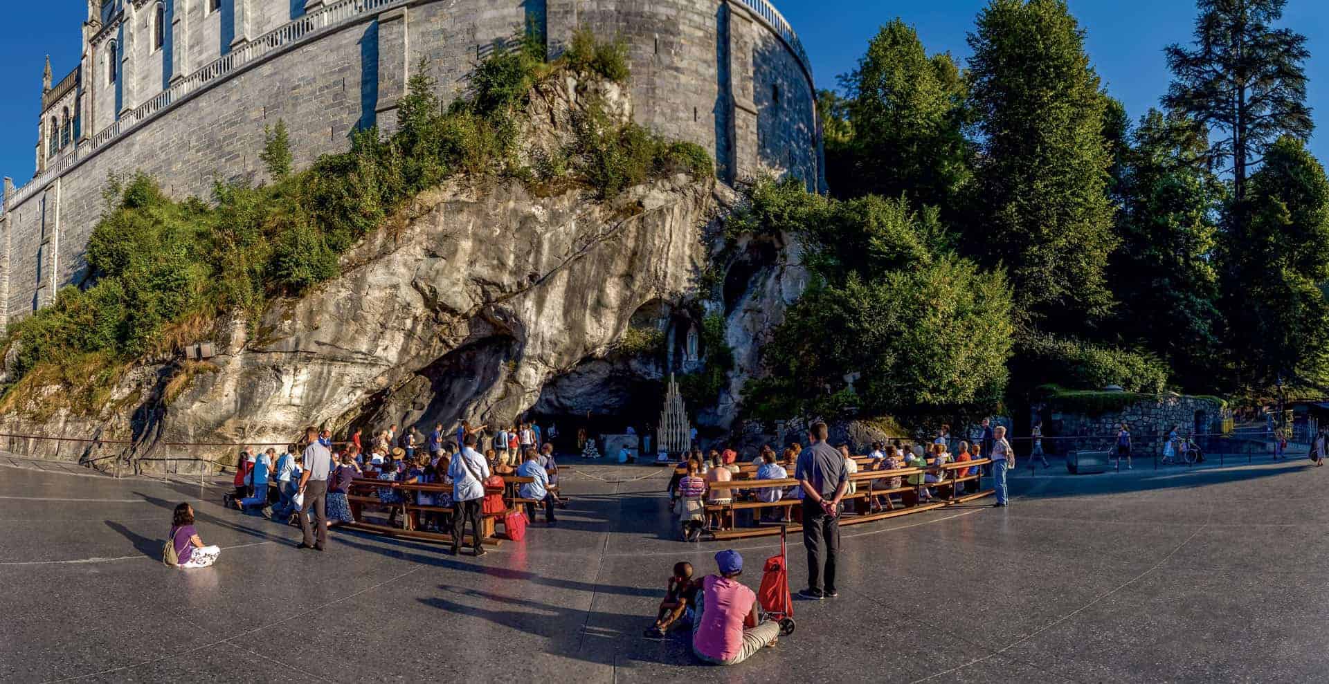 Lourdes Hautes Pyrenees Tourisme Environnement